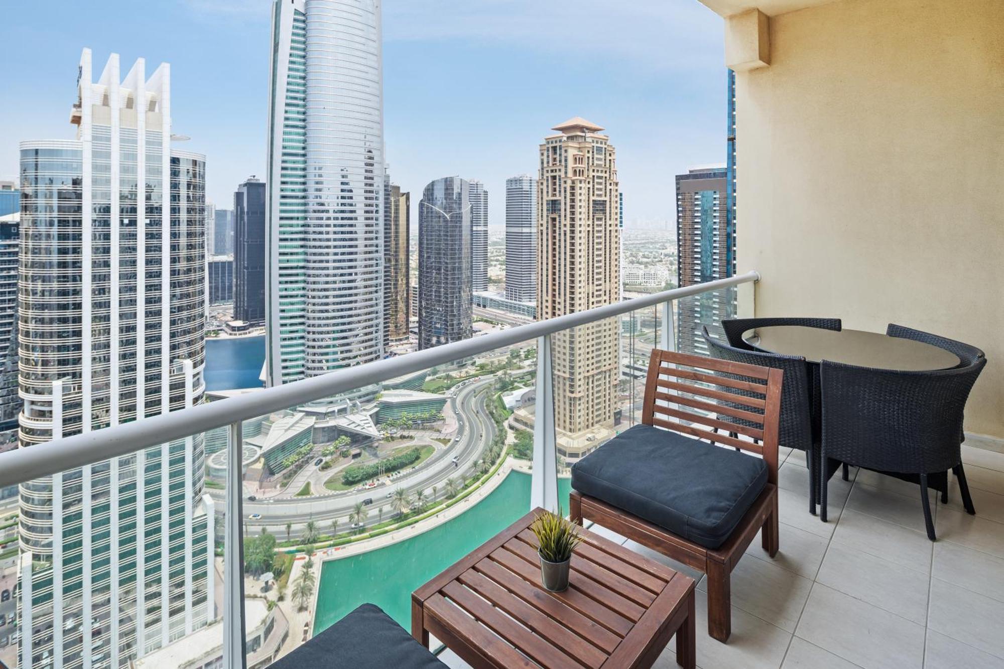 Modern & Spacious 2-Bed Condo With Panoramic Lake Views, Dual Balconies, Steps From Dubai Jlt Metro By "La Buena Vida Holiday Homes" Exterior foto