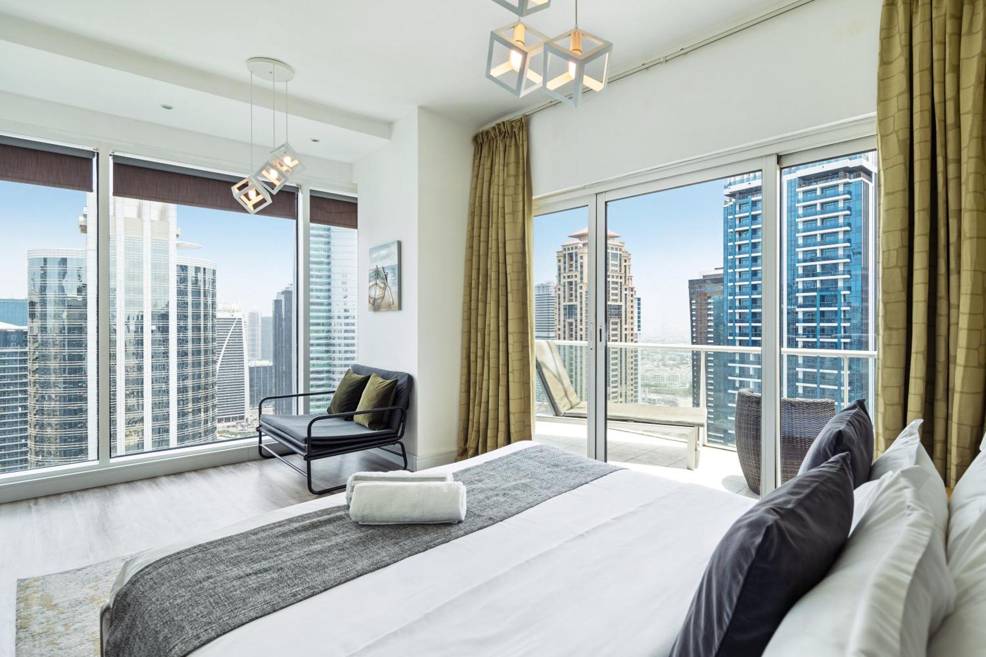 Modern & Spacious 2-Bed Condo With Panoramic Lake Views, Dual Balconies, Steps From Dubai Jlt Metro By "La Buena Vida Holiday Homes" Exterior foto