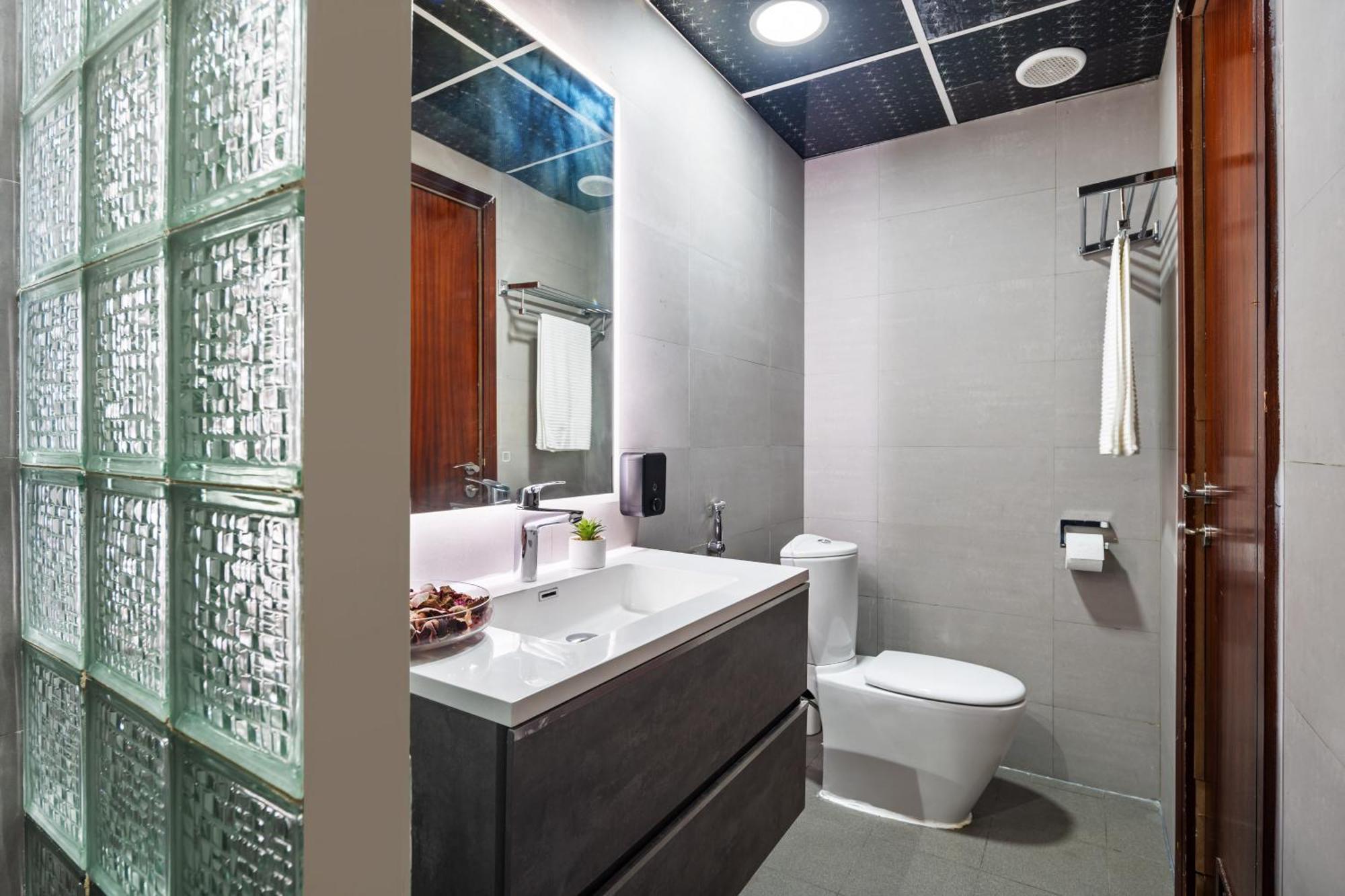 Modern & Spacious 2-Bed Condo With Panoramic Lake Views, Dual Balconies, Steps From Dubai Jlt Metro By "La Buena Vida Holiday Homes" Exterior foto