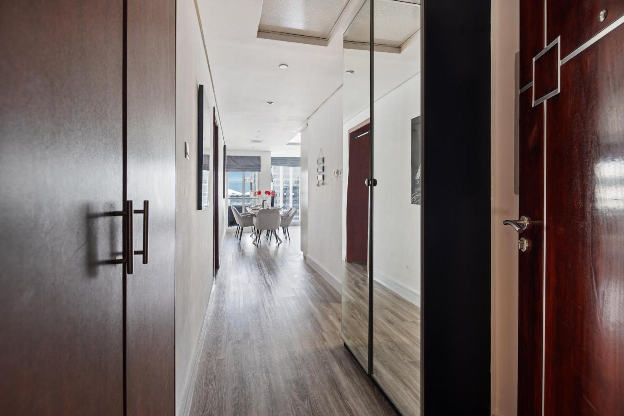 Modern & Spacious 2-Bed Condo With Panoramic Lake Views, Dual Balconies, Steps From Dubai Jlt Metro By "La Buena Vida Holiday Homes" Exterior foto