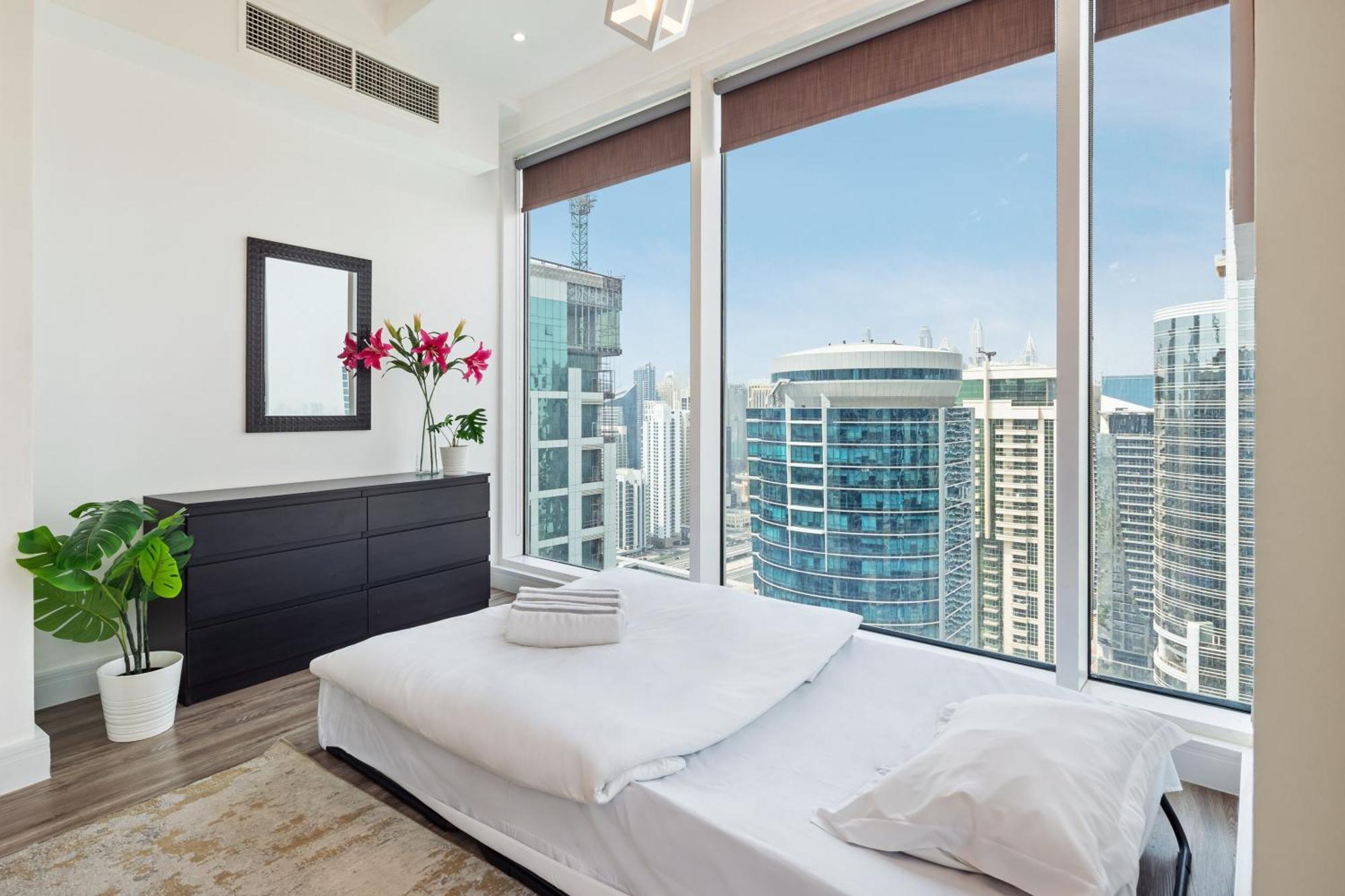 Modern & Spacious 2-Bed Condo With Panoramic Lake Views, Dual Balconies, Steps From Dubai Jlt Metro By "La Buena Vida Holiday Homes" Exterior foto